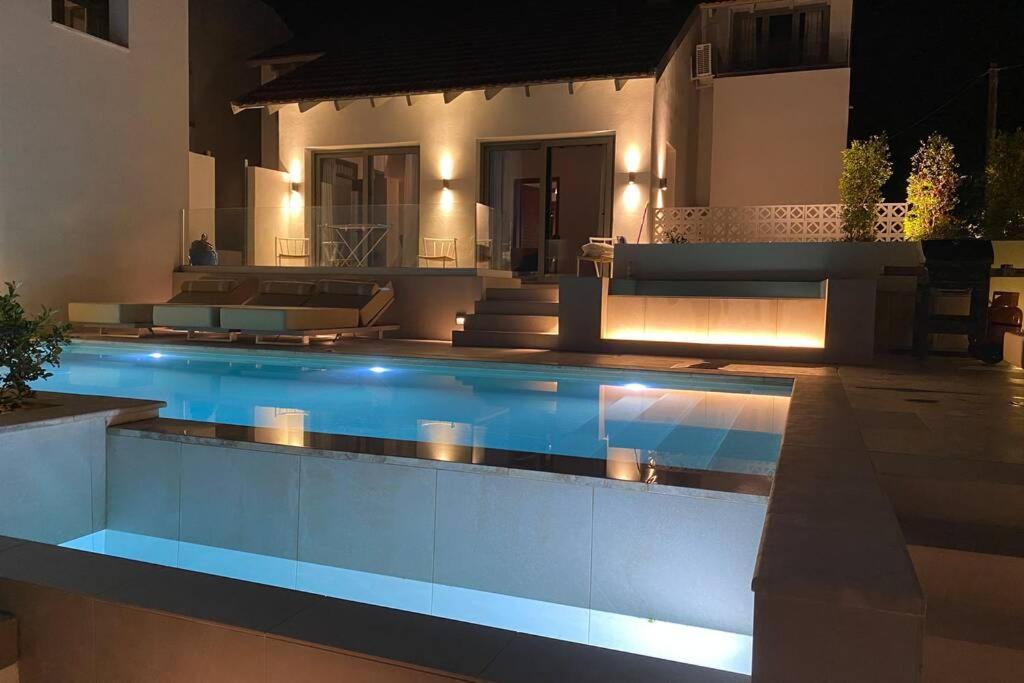 Chania Living Stories Villa With Piano Extérieur photo